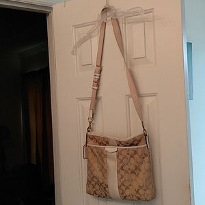 Coach SIGNATURE STRIPE FILE BAG F28502 Crossbody Purse with Fob Hang Tag